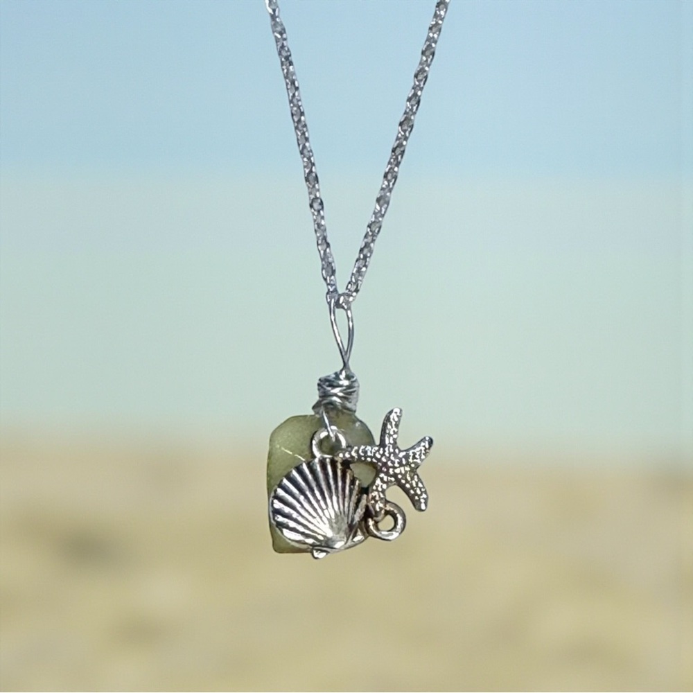 NWT OOAK Handmade Surf Tumbled Sea Glass & Shell / Starfish Pendant Necklace